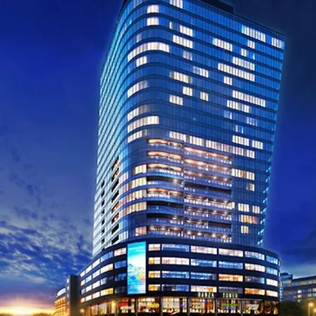 Hanza Tower Luxury 24 Pool & Daire *